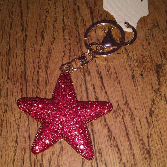 Rhinestone red star fish keychain - Picture 2 of 4